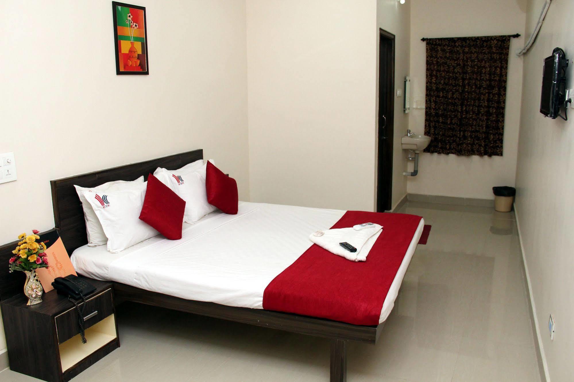 Kek Accommodation Chennai Exterior foto